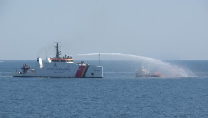 Marinari sirieni, prinşi cu un generator fără documente legale la bordul unei nave